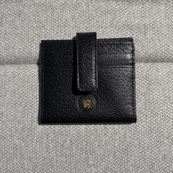 Versace bifold wallet - Picture 1 of 7